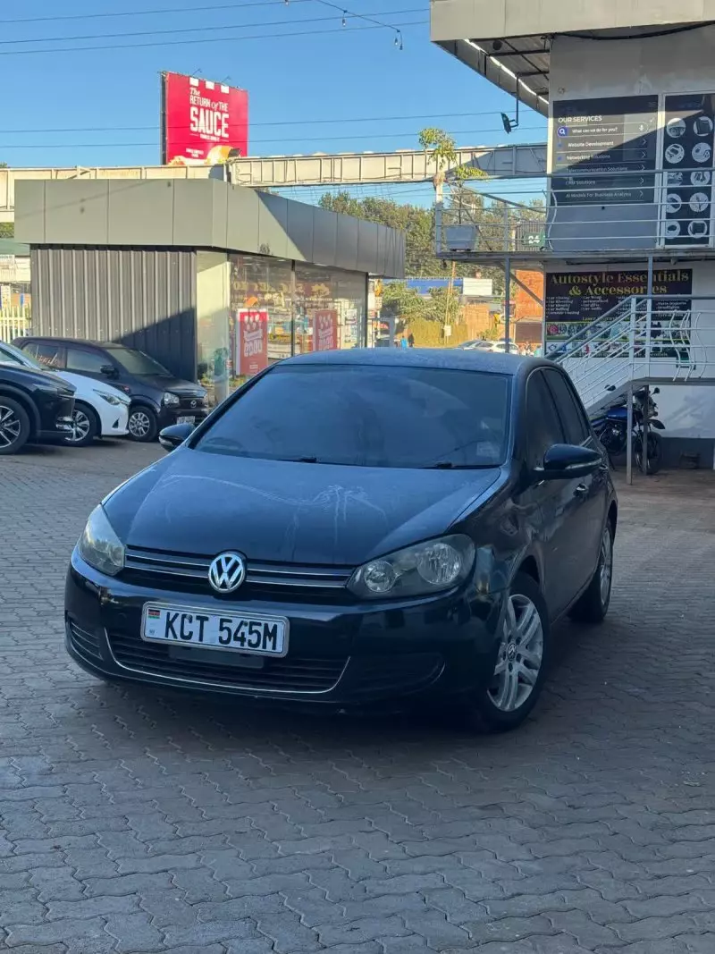 Volkswagen Golf   - 2012