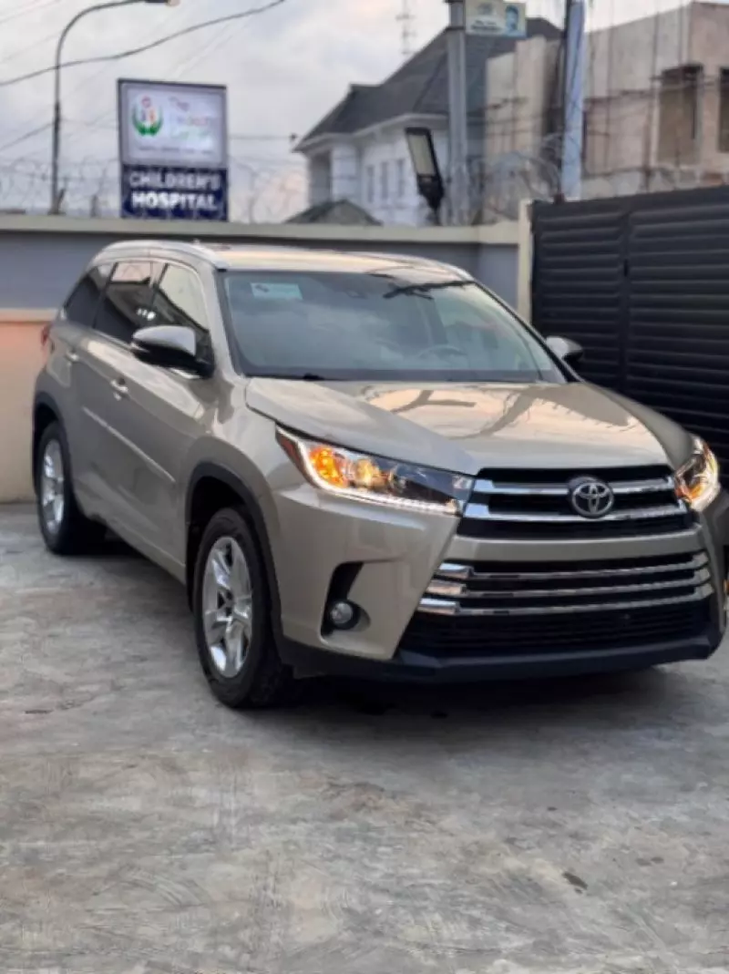 Toyota Highlander   - 2015