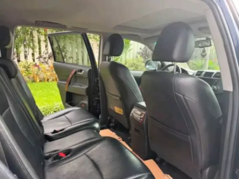 Toyota Highlander   - 2011