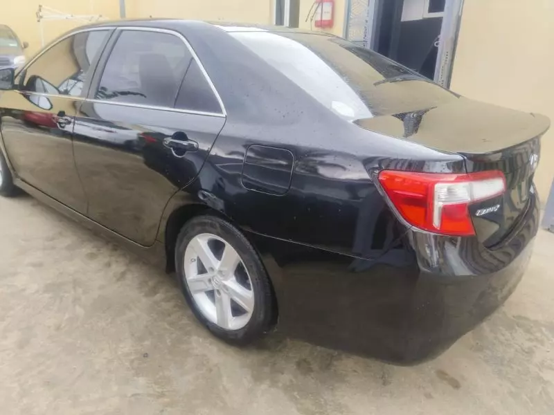 Toyota Camry   - 2014