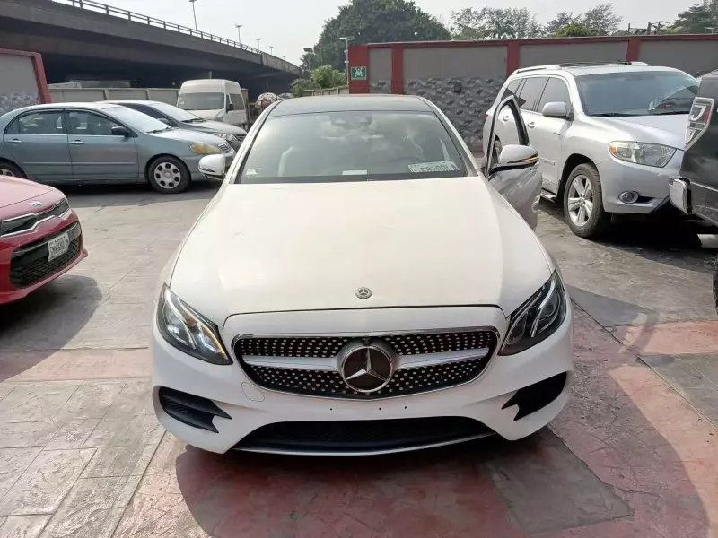 Mercedes-Benz E 300 - 2019