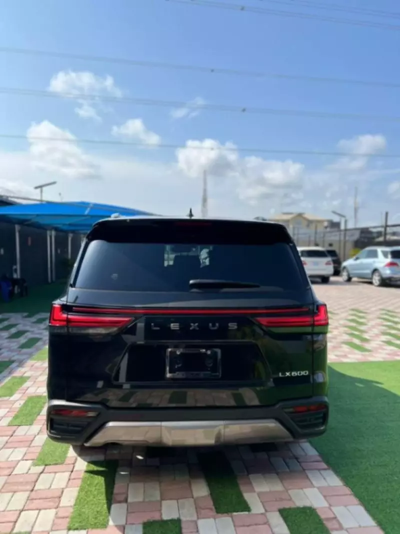 Lexus LX 600   - 2022