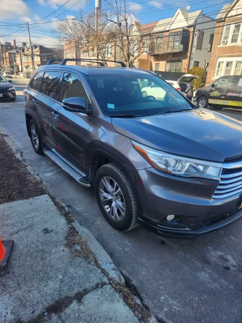 Toyota Highlander   - 2015