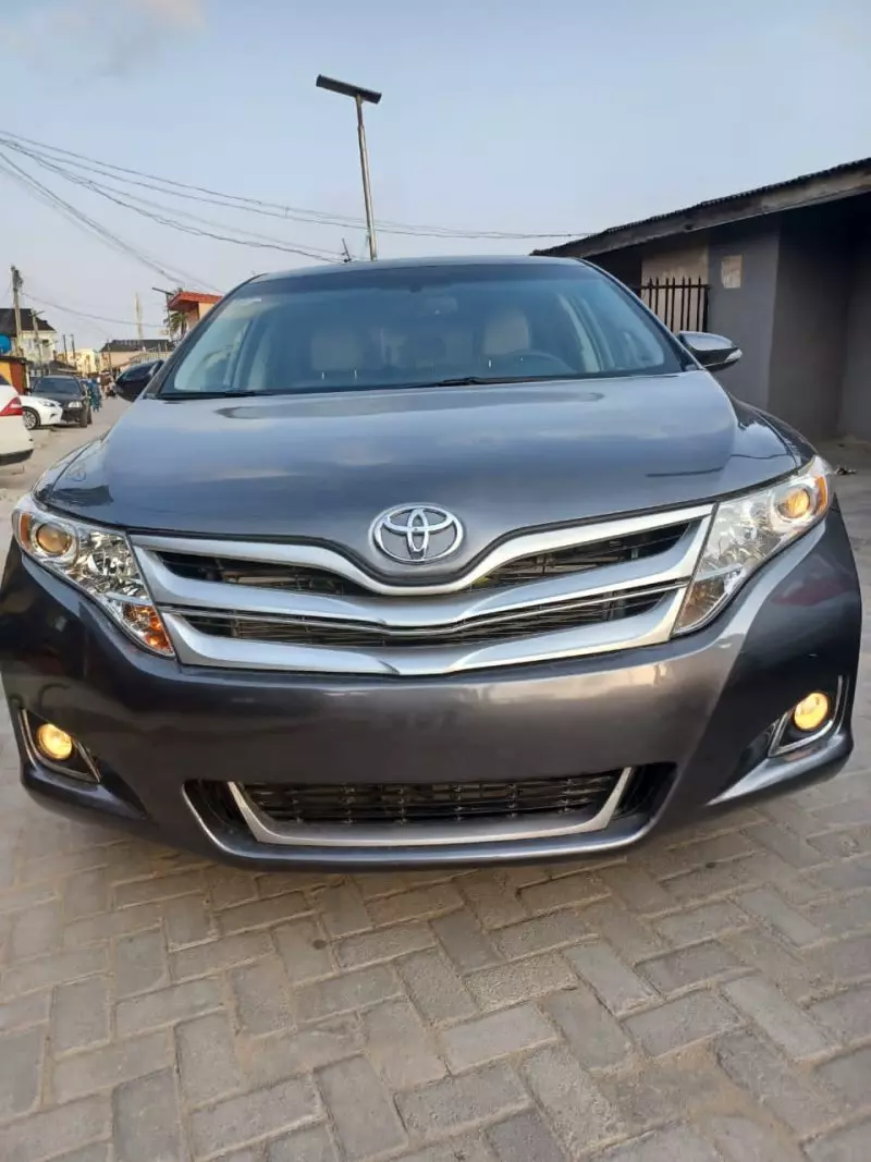 Toyota Venza   - 2015