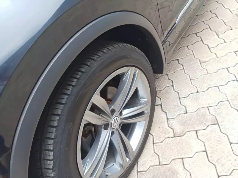 Volkswagen Tiguan   - 2017