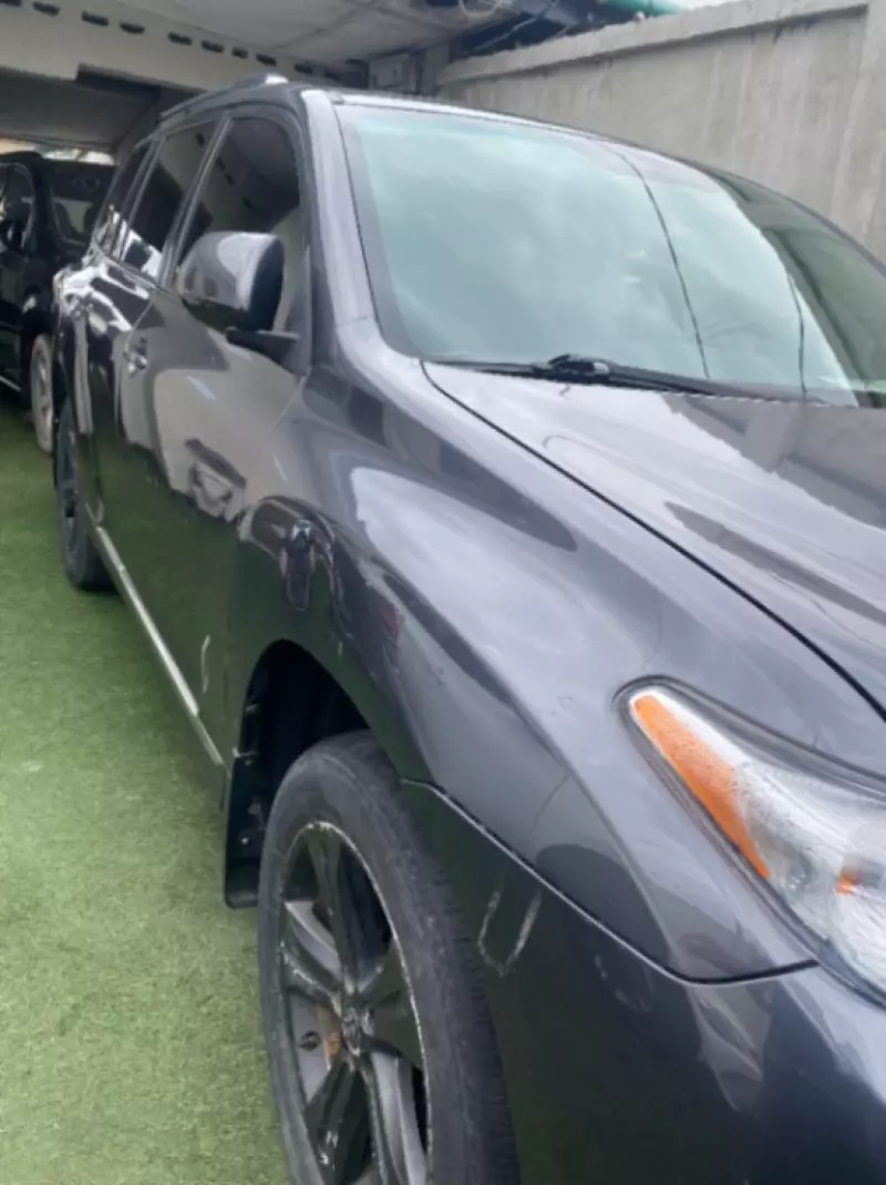 Toyota Highlander   - 2011