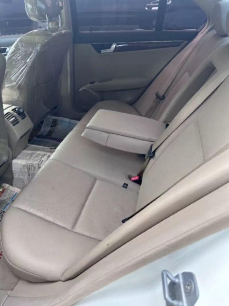 Mercedes-Benz C 300   - 2011