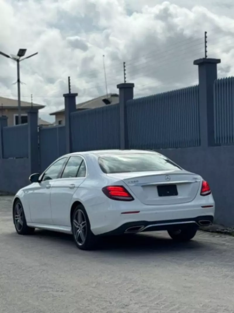 Mercedes-Benz E 300   - 2019