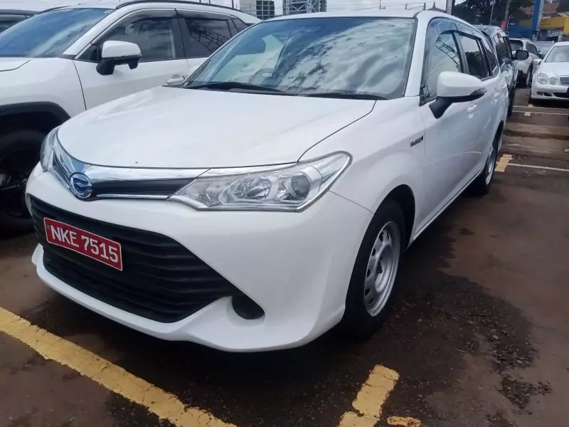 Toyota Fielder hybrid    - 2017