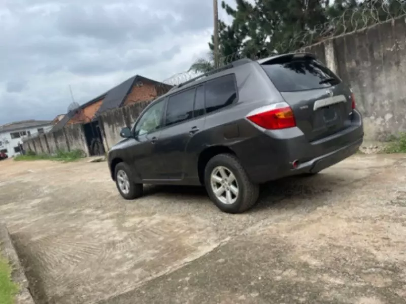 Toyota Highlander   - 2009