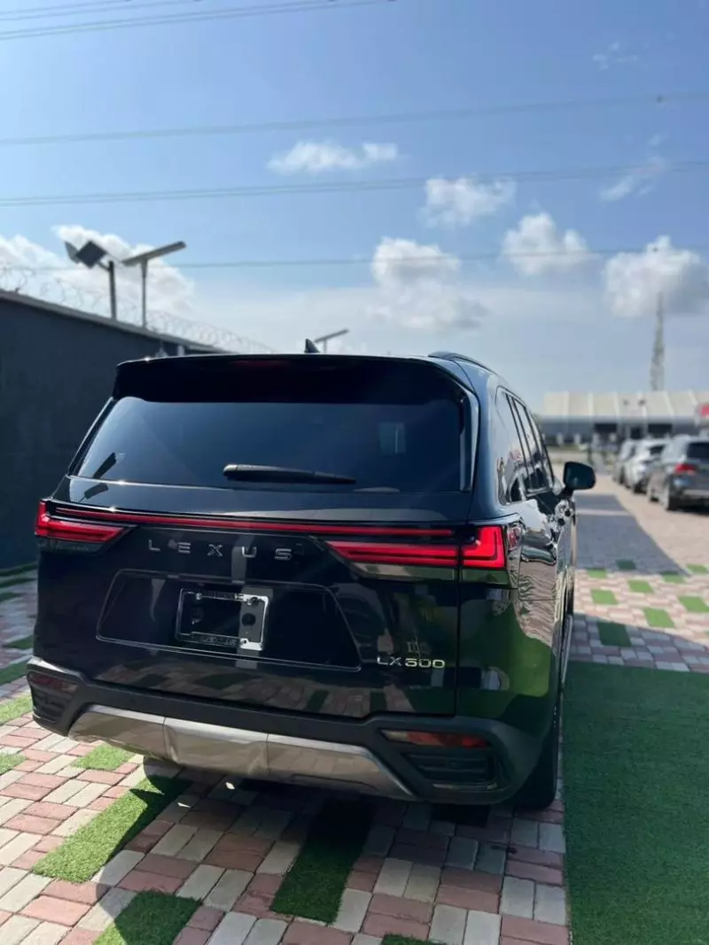 Lexus LX 600   - 2022