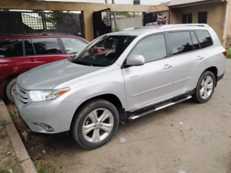 Toyota Highlander   - 2010