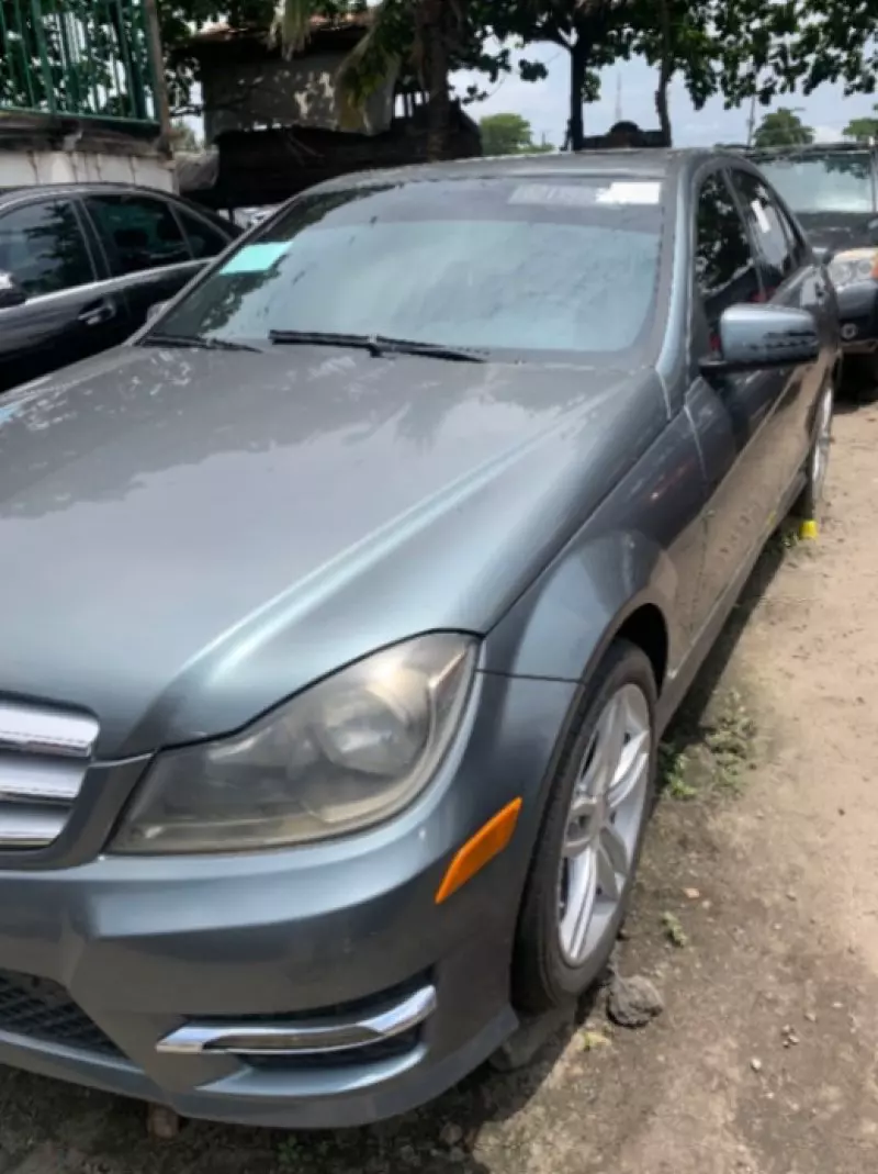 Mercedes-Benz C 300   - 2012