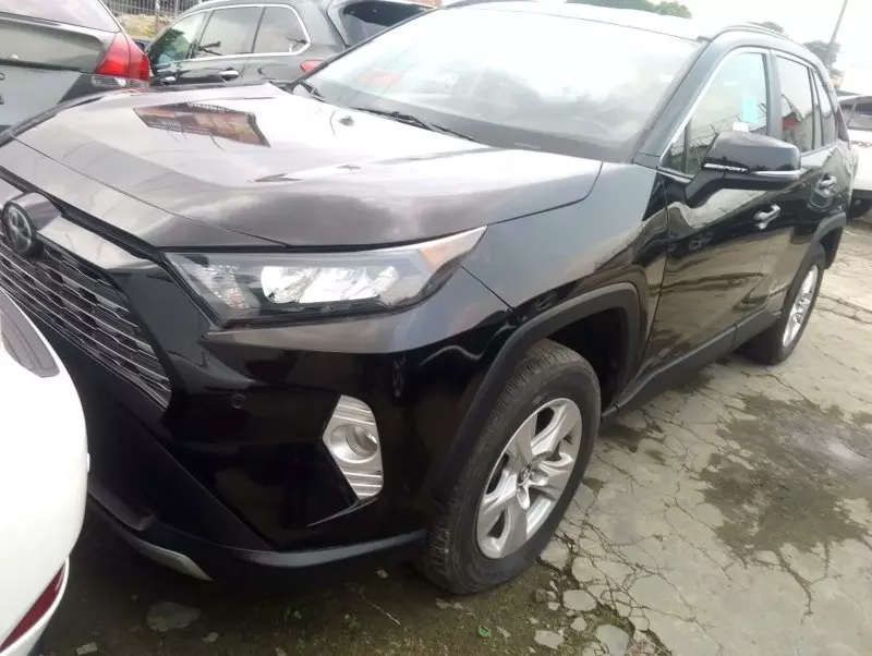 Toyota RAV 4   - 2021
