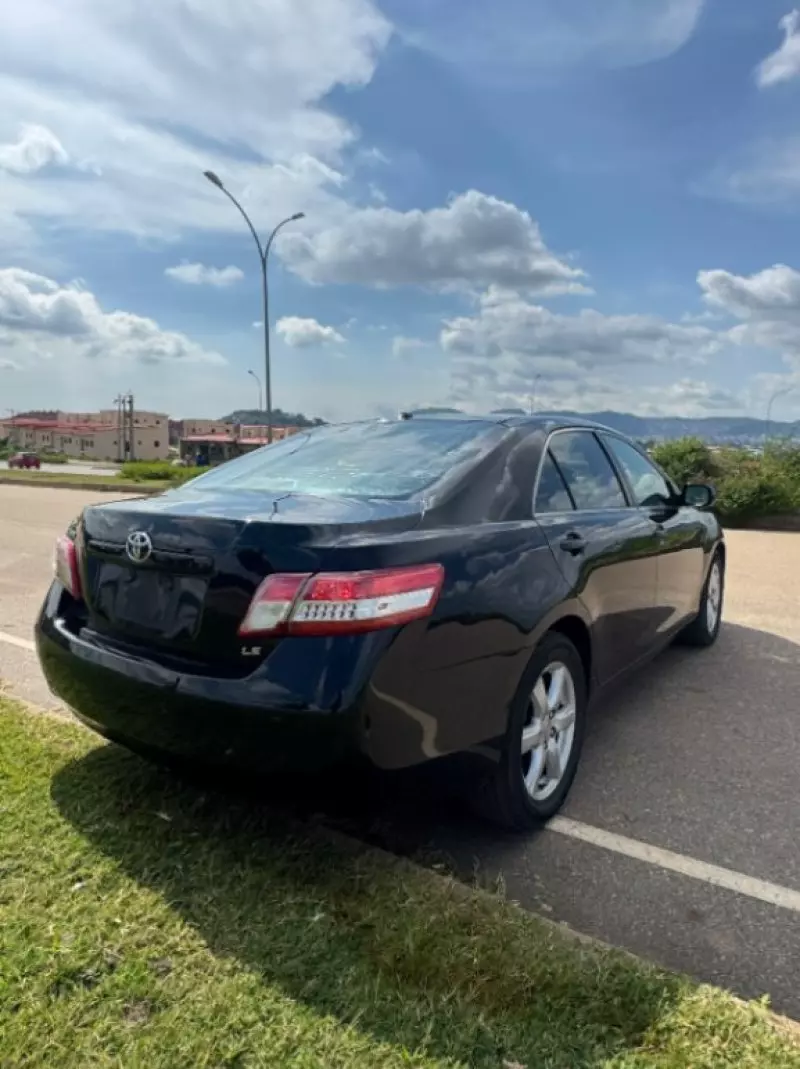 Toyota Camry - 2010