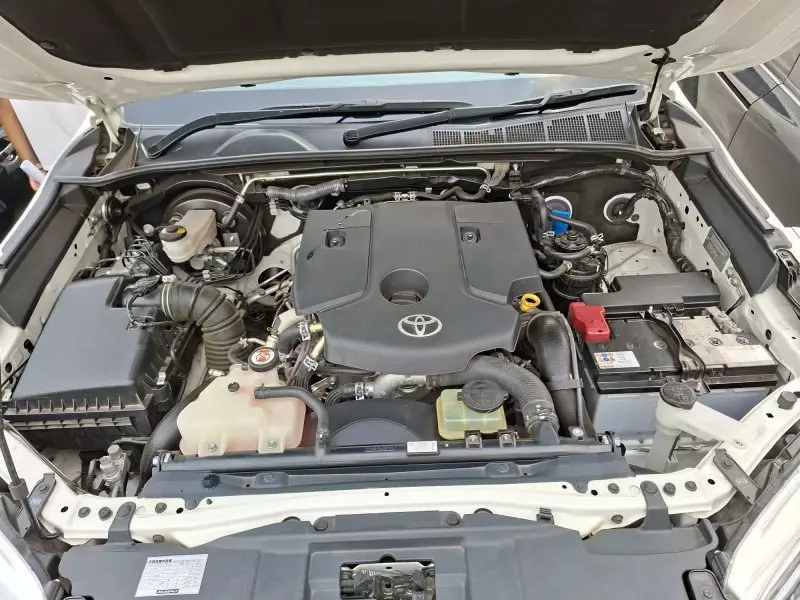 Toyota Hilux   - 2019