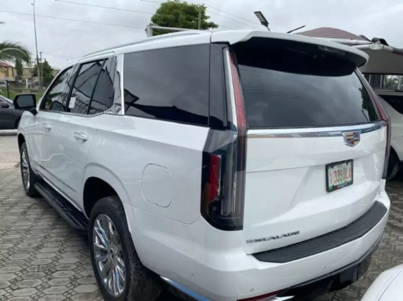 Cadillac Escalade   - 2023
