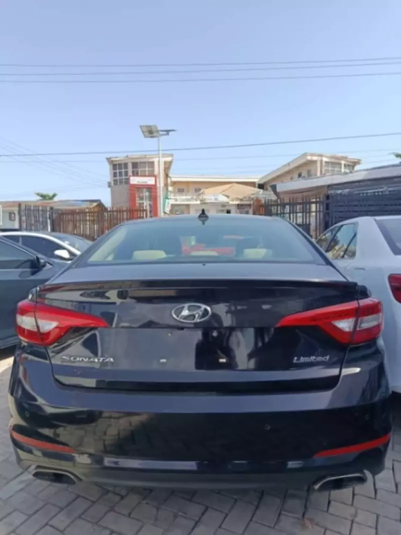 Hyundai Sonata   - 2016