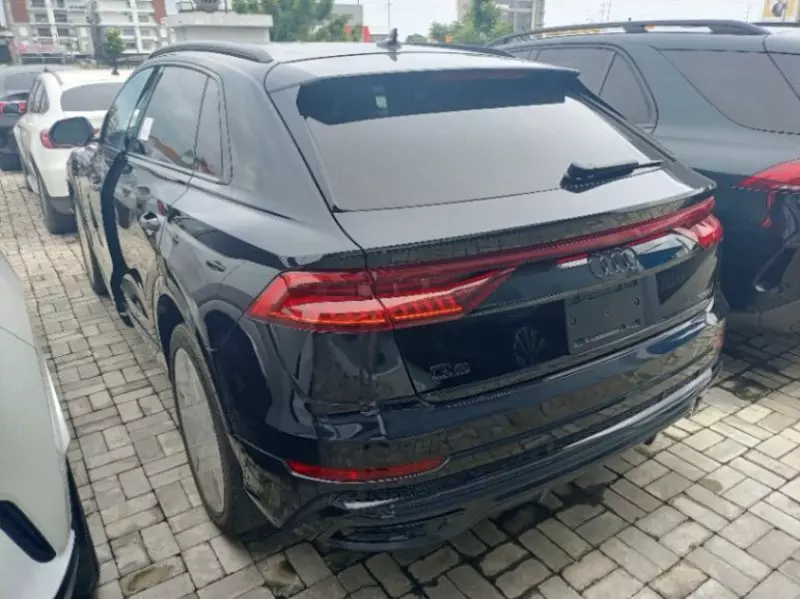 Audi Q8   - 2021