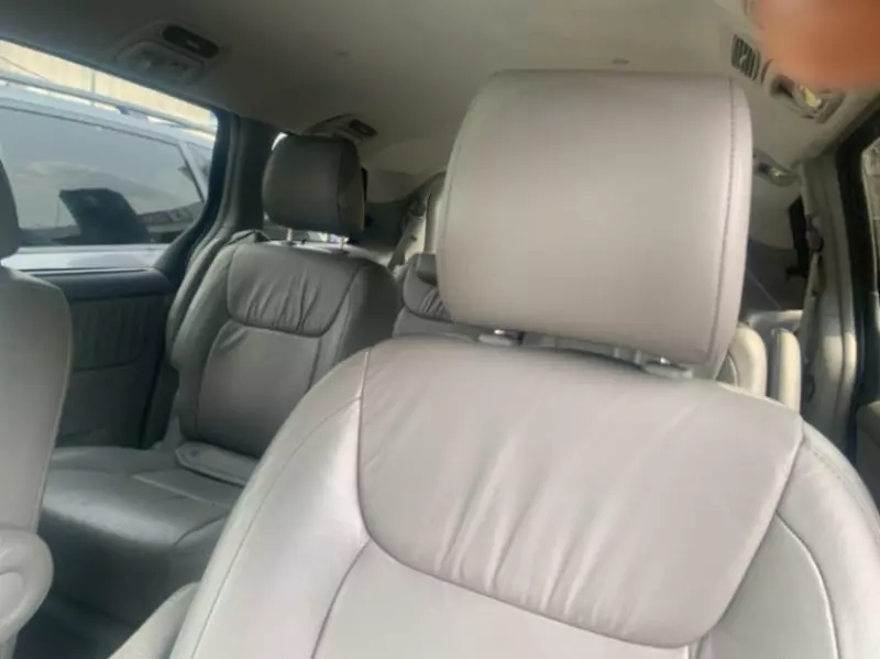 Toyota Sienna - 2009