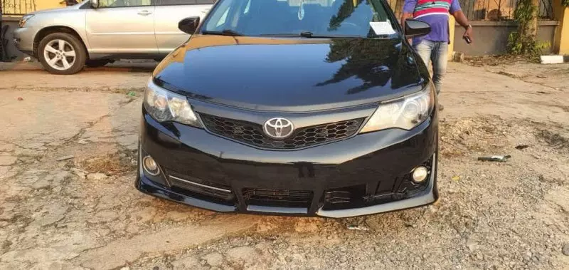 Toyota Camry   - 2013