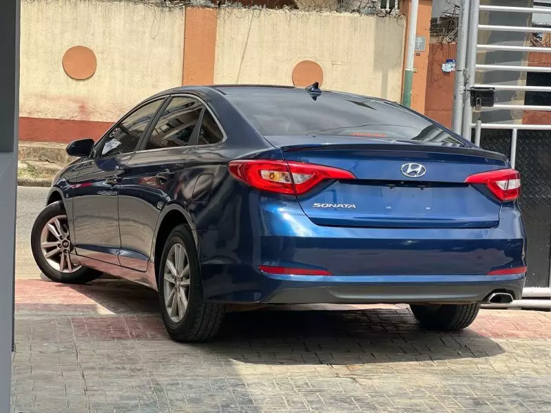 Hyundai Sonata   - 2015