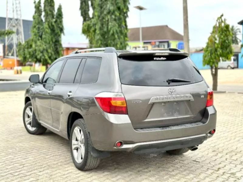 Toyota Highlander   - 2008