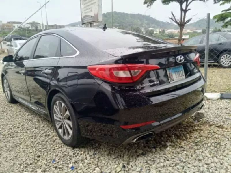 Hyundai Sonata   - 2015