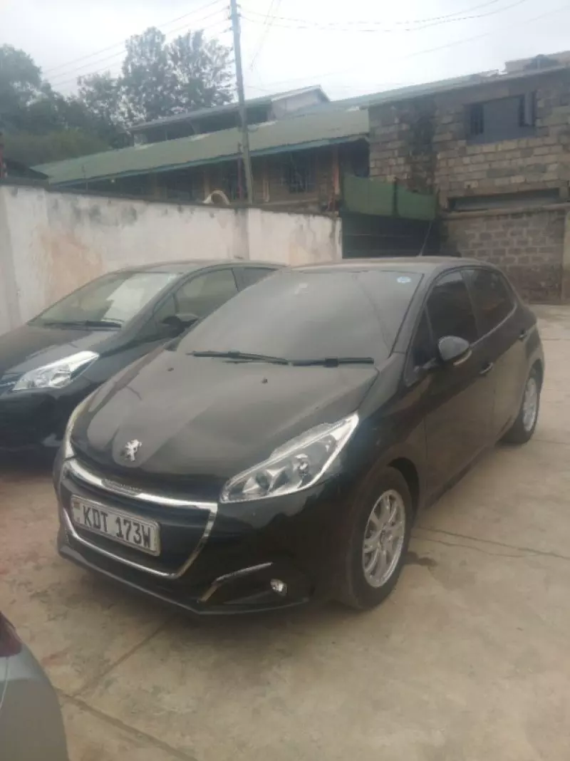 Peugeot 208   - 2018