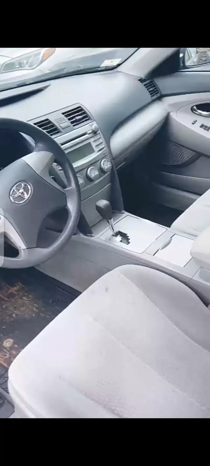 Toyota Camry   - 2010