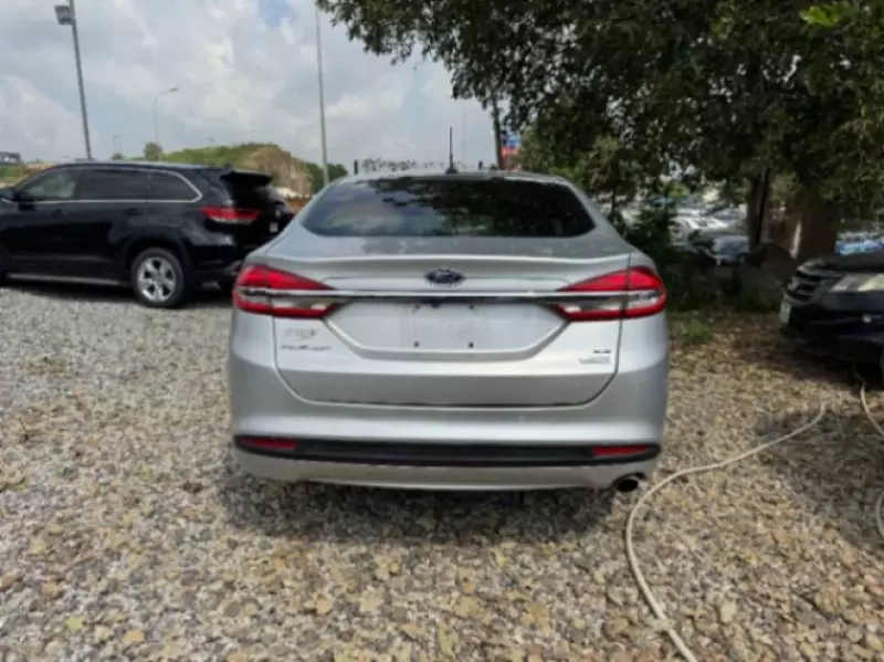 Ford Fusion   - 2017