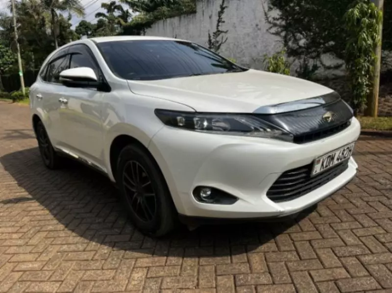 Toyota Harrier   - 2016