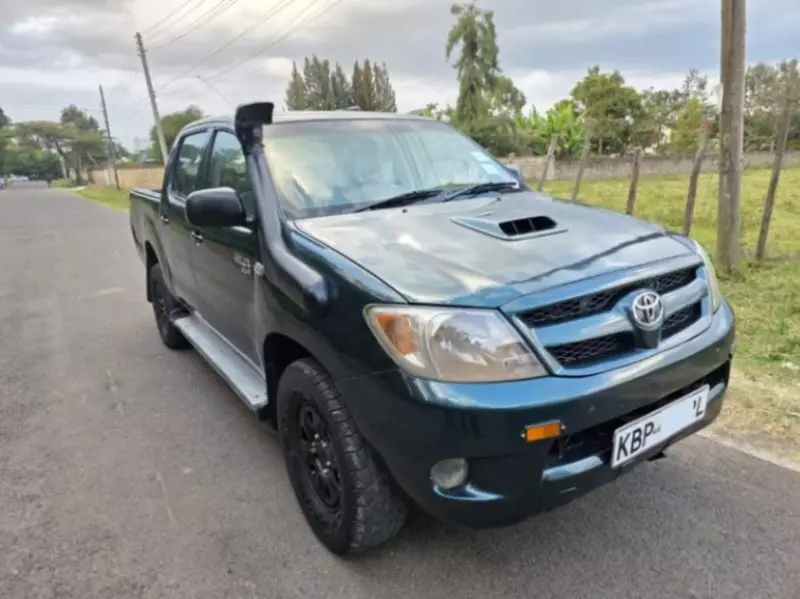 Toyota Hilux   - 2005