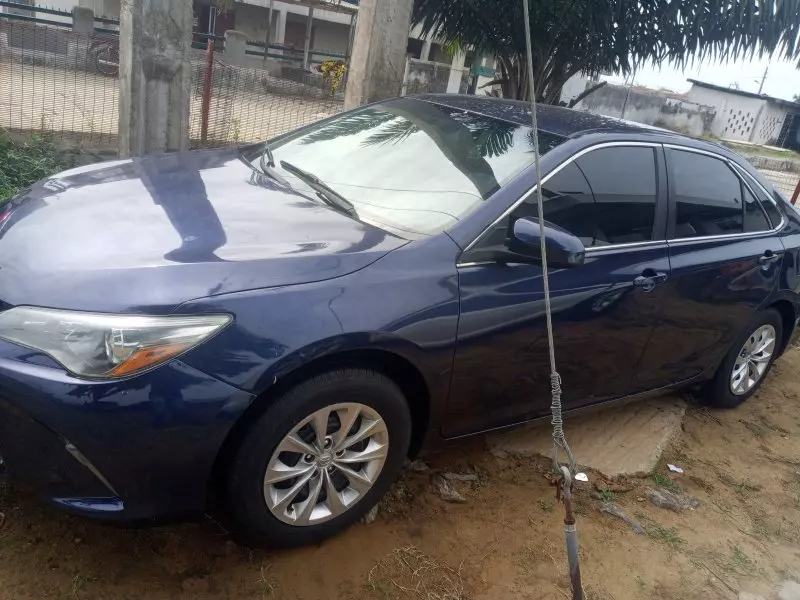 Toyota Camry   - 2016