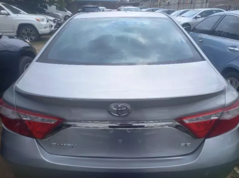 Toyota Camry   -