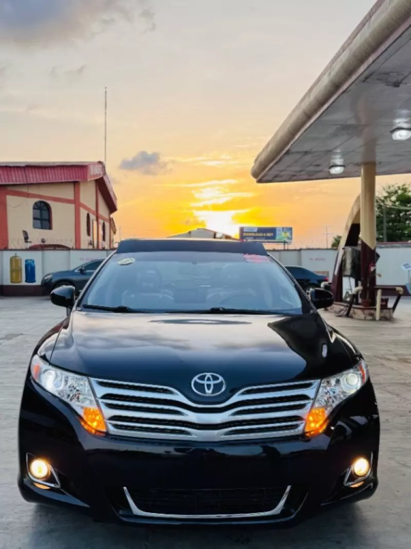 Toyota Venza   - 2011