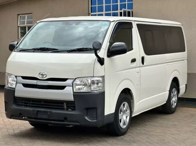 Toyota Hiace   - 2018