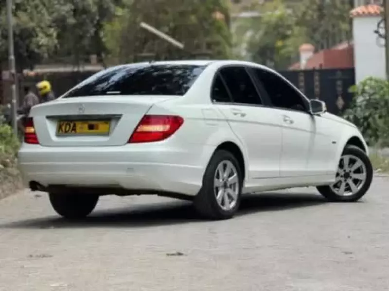 Mercedes-Benz C 180   -