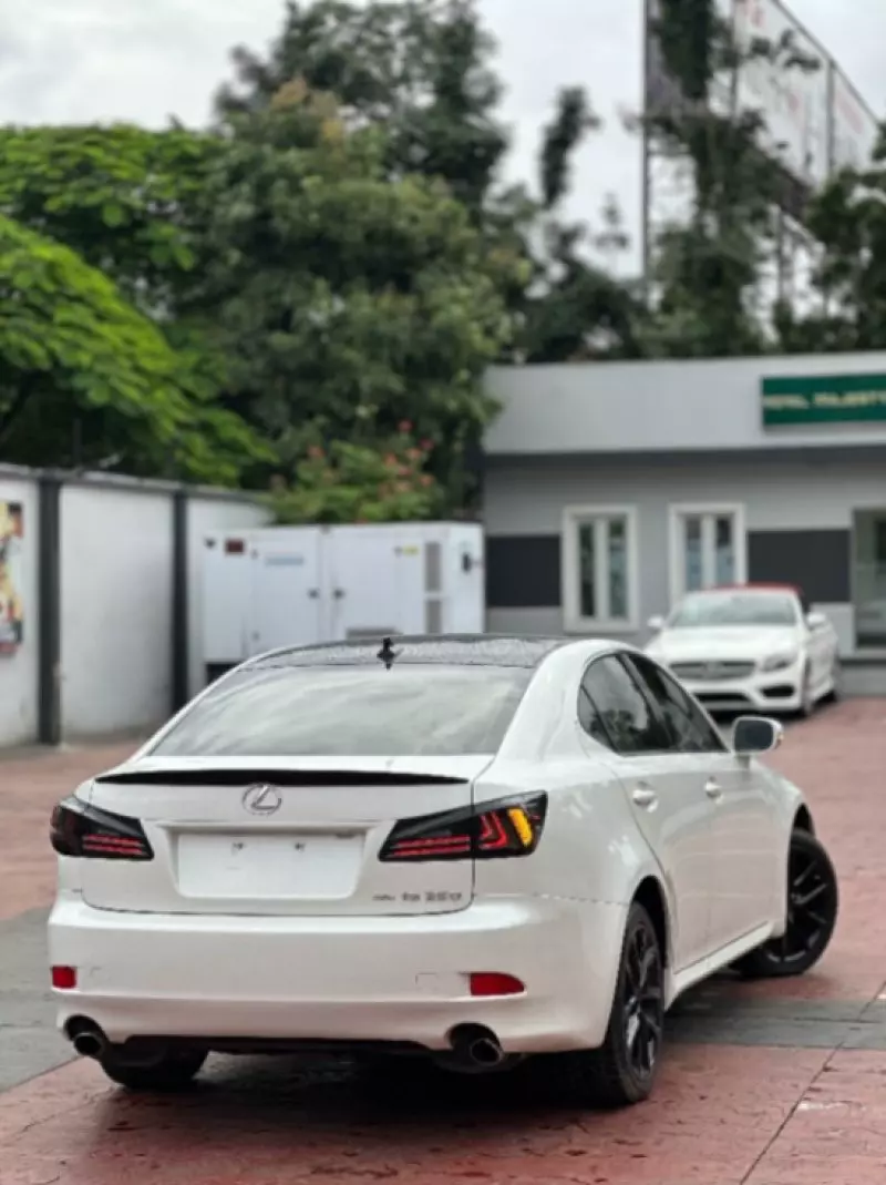 Lexus IS 250   - 2012