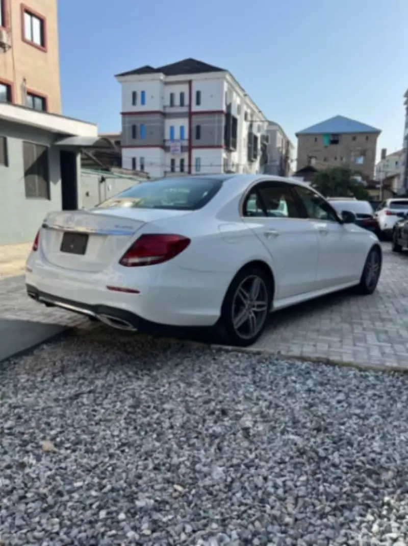 Mercedes-Benz E 300   - 2019