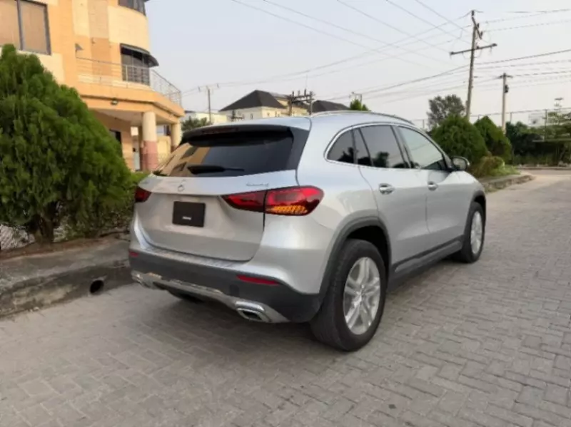 Mercedes-Benz GLA-Class   - 2021