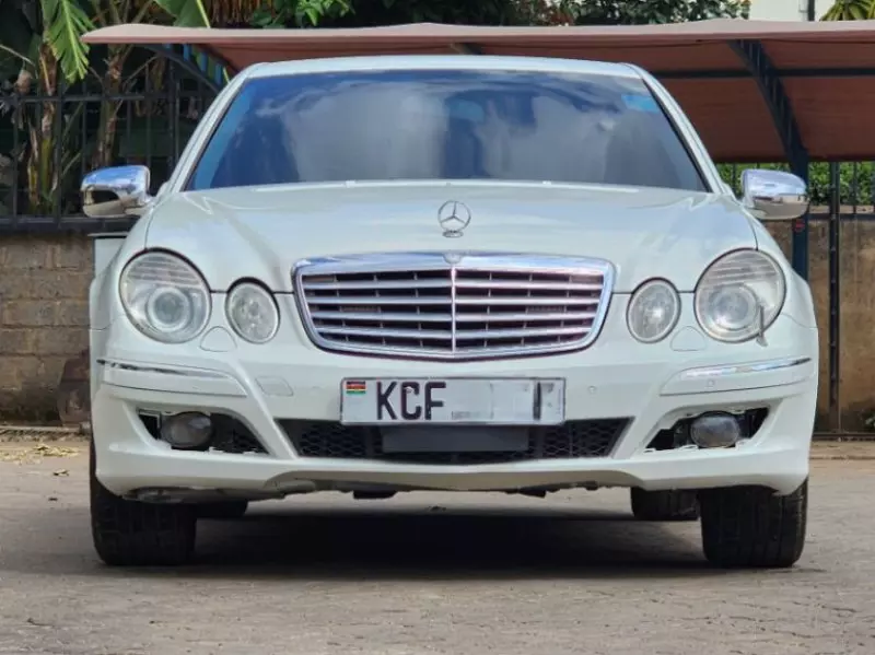 Mercedes-Benz E 300   - 2008