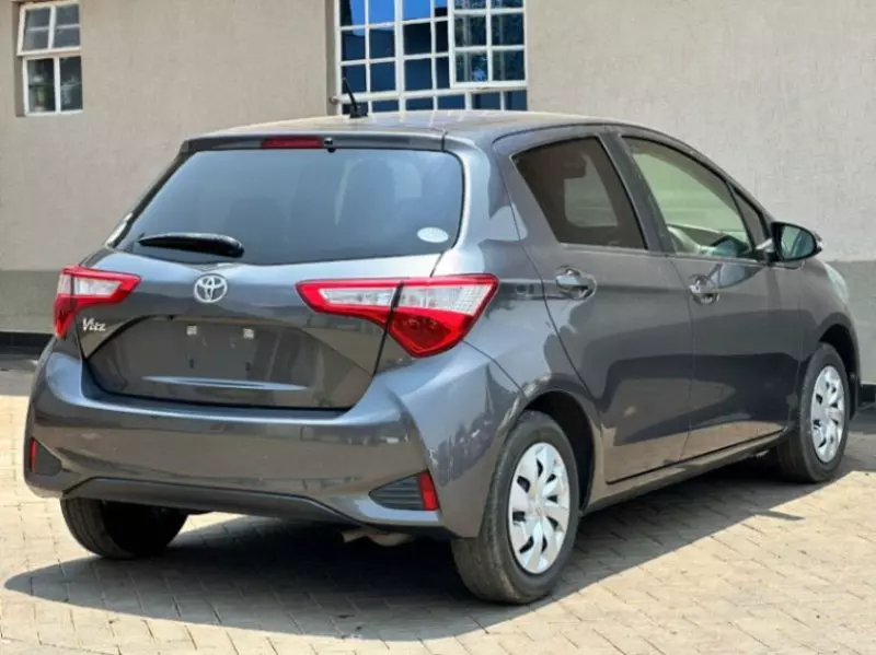 Toyota Vitz   - 2018