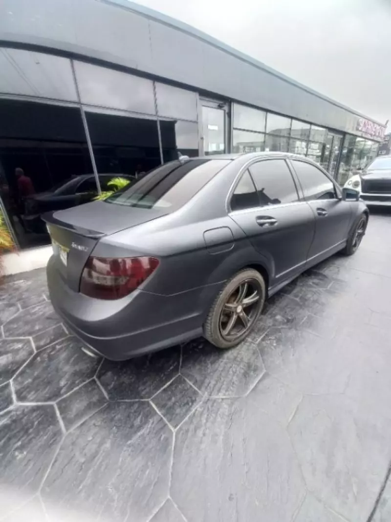 Mercedes-Benz C 300   - 2012