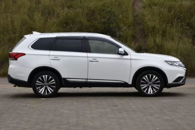 Mitsubishi OUTLANDER   - 2020