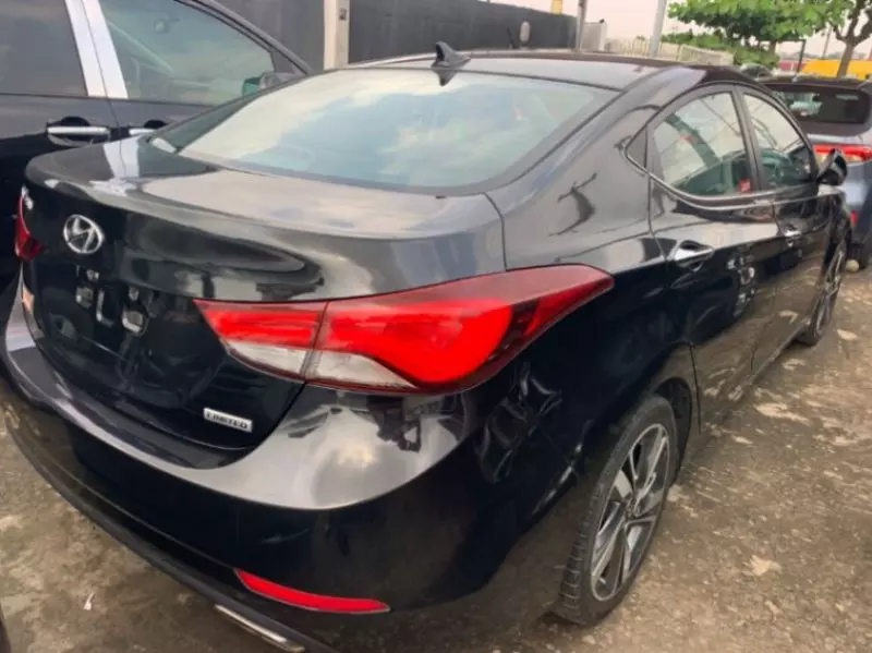 Hyundai Elantra   - 2015