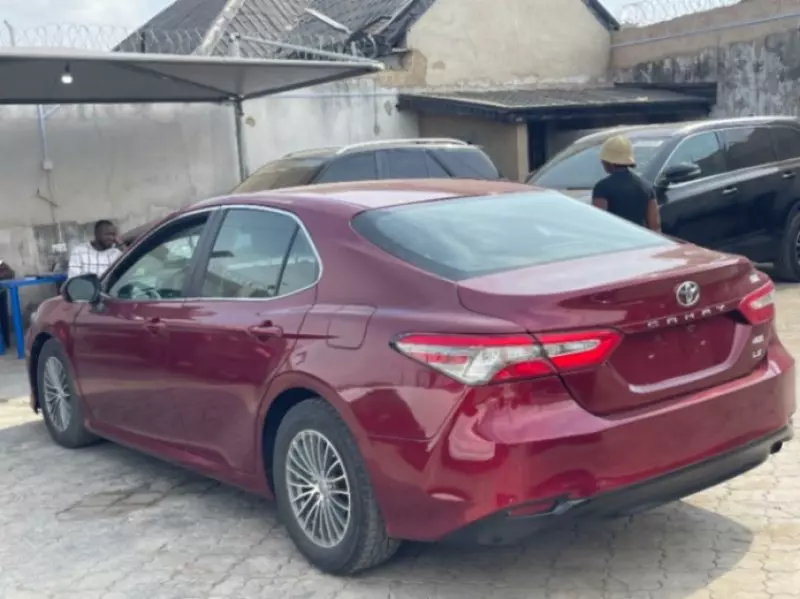 Toyota Camry   - 2018