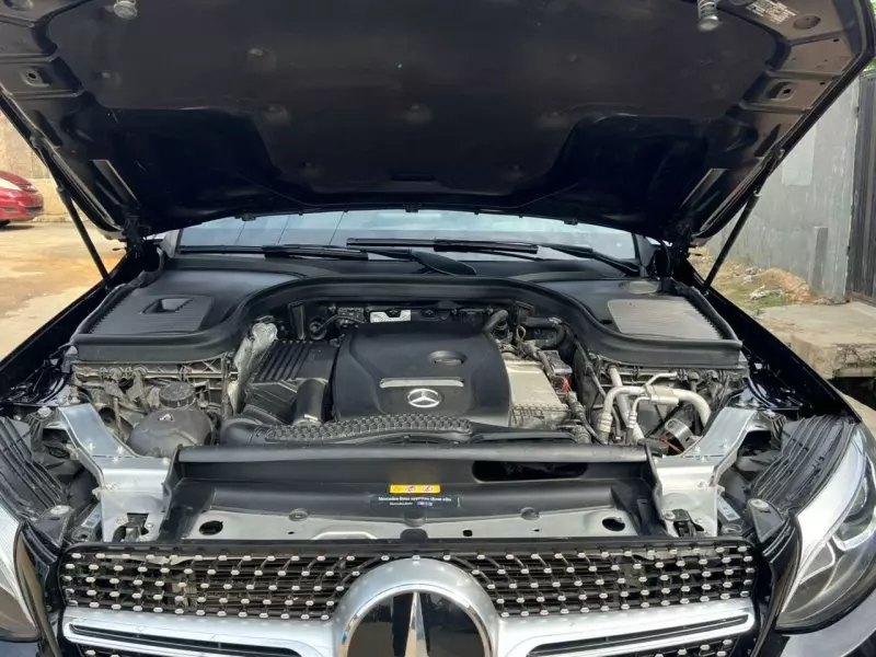 Mercedes-Benz GLC 300   - 2019