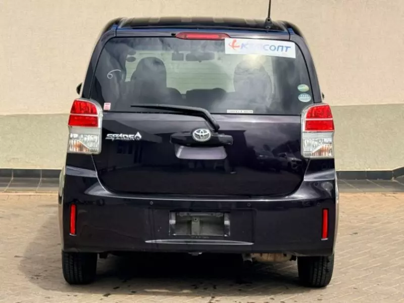 Toyota Spade    - 2019