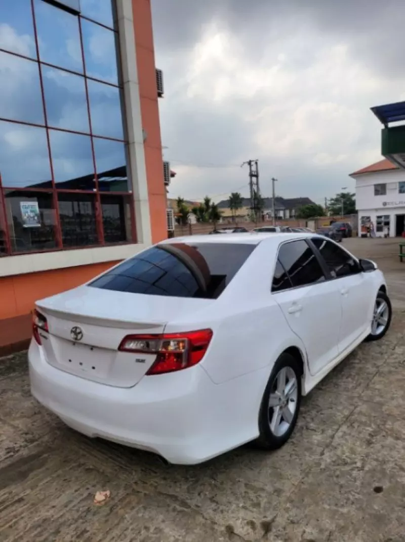 Toyota Camry   - 2013